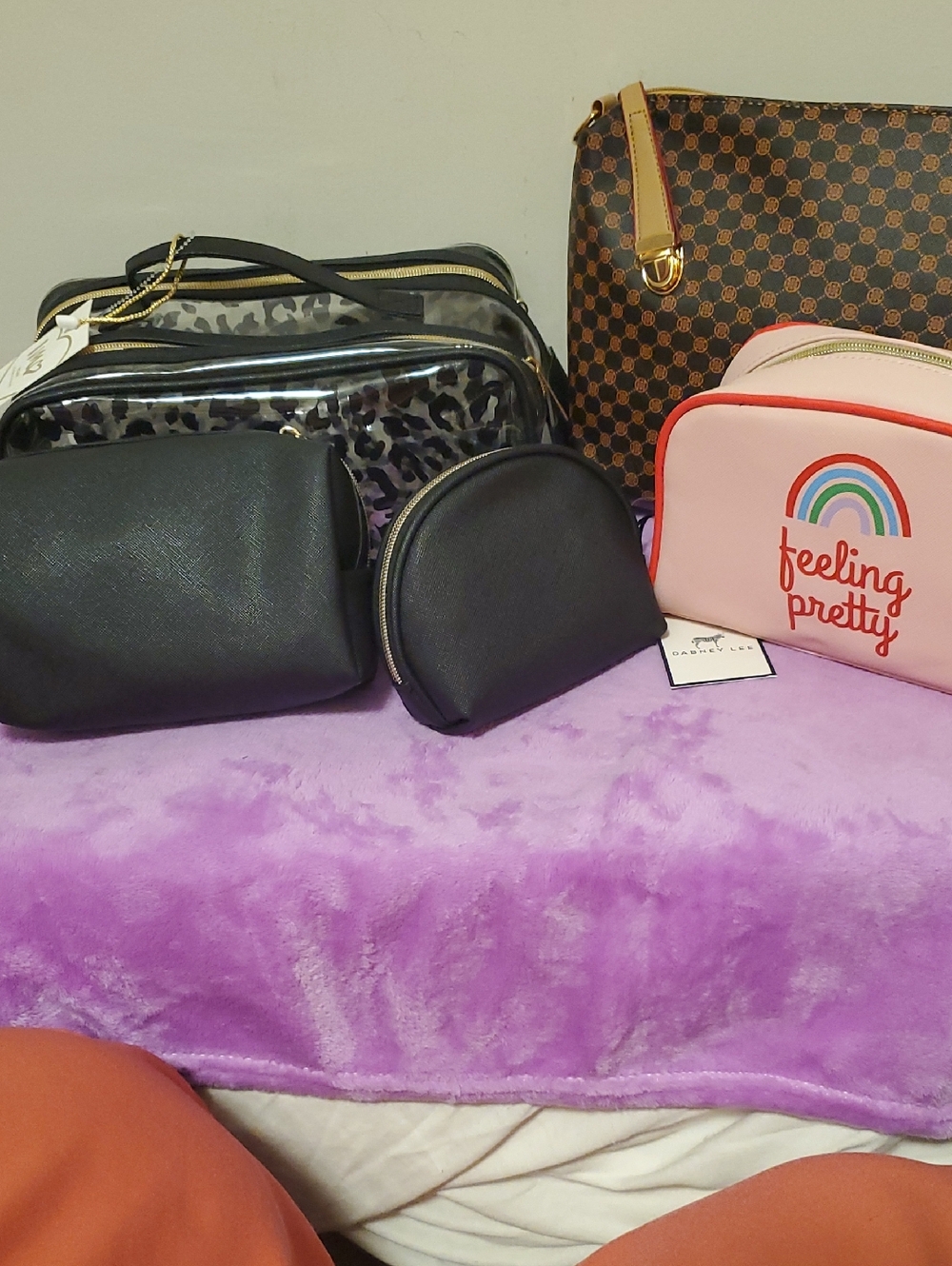 B 7eeling Pretty Pink Rainbow Cosmetic Pouch Bundle  ( 5ģ